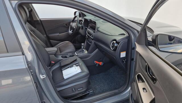 Hyundai Kona 1.6 GDI HEV Premium in prachtige staat en met zeer veel opties.