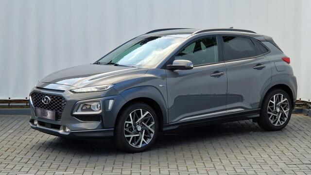 Hyundai Kona 1.6 GDI HEV Premium in prachtige staat en met zeer veel opties.