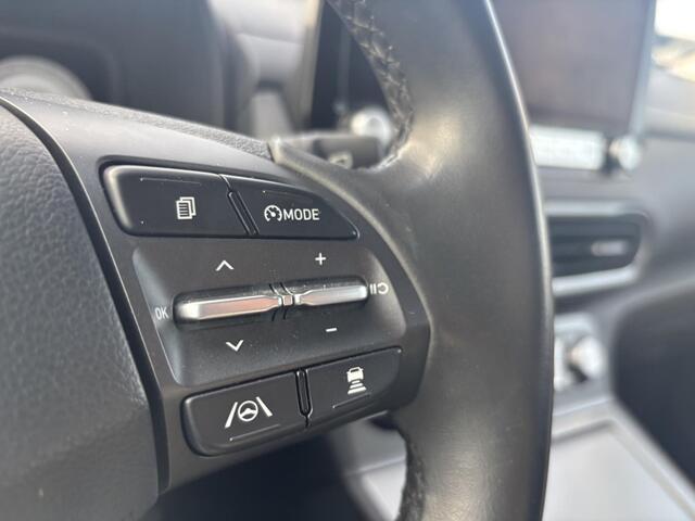 Hyundai Kona EV Fashion 64 kWh | Trekhaak | Head-Up Display | Keyless entry | Navigatie | SCI