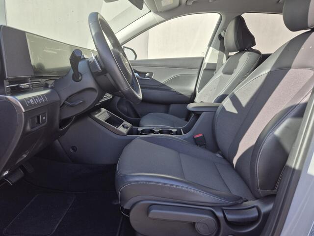 Hyundai Kona 1.6 GDI HEV Comfort Smart Automaat / Stuur- & Stoelverwarming / Apple Carplay Android Auto / Achteruitrijcamera / Keyless Entry/Start / Adaptief cruise control / Climate control / Navigatie / Parkeersensoren voor en achter /