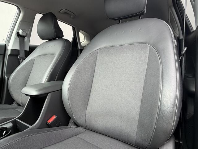 Hyundai Kona 1.6 GDI HEV Comfort Smart / Fabrieksgarantie tot 1-2030 / Stuur- & Stoelverwarming / Apple Carplay Android Auto / Achteruitrijcamera / Keyless Entry/Start / Adaptief cruise control / Climate control / Navigatie / Parkeersensoren voor en achter /