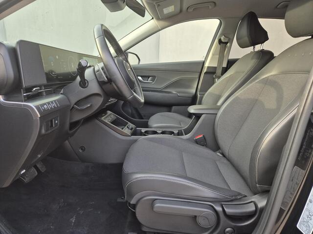 Hyundai Kona 1.6 GDI HEV Comfort Smart / Fabrieksgarantie tot 1-2030 / Stuur- & Stoel verwarming / Achteruitrijcamera / Apple Carplay Android Auto / Keyless Entry/Start / Adaptief cruise control / Draadloze telefoon lader / Climate control /