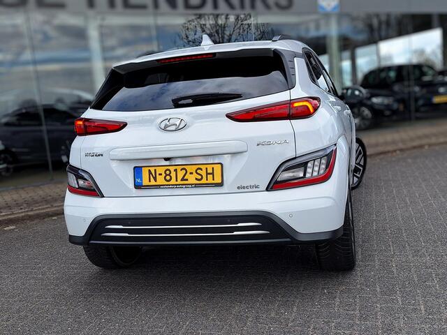 Hyundai Kona EV Fashion 64 kWh | SOH: nnb | 3 Fase | Warmtepomp | Blindspot | Navi | Camera |
