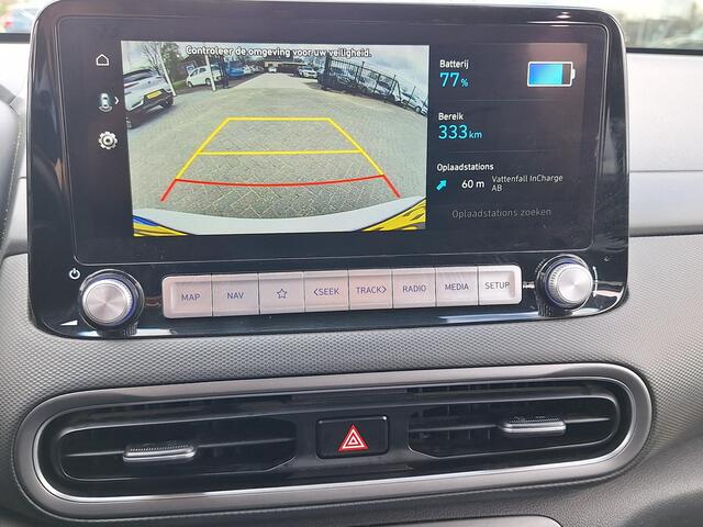 Hyundai Kona EV Fashion 64 kWh | SOH: nnb | 3 Fase | Warmtepomp | Blindspot | Navi | Camera |