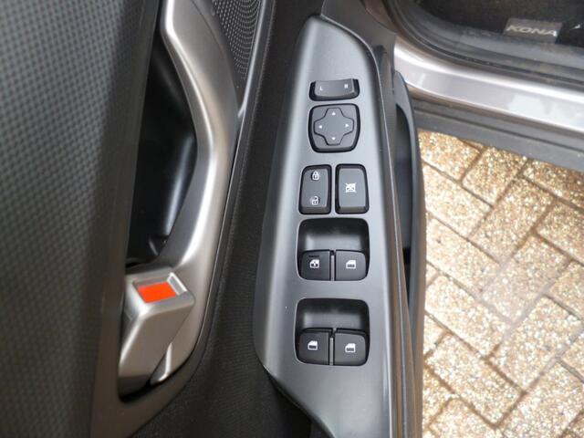 Hyundai Kona 1.0 T-GDI Premium 120 PK