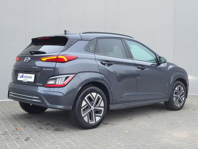 Hyundai Kona EV Comfort 39kWh /SOH 100%/ 3 Fasen Laden /CCS Snelladen / Dealer onderhouden / Apple Carplay / Android Auto / Camera / Kreil audio / DAB / Stuur- en stoelverwarming voor