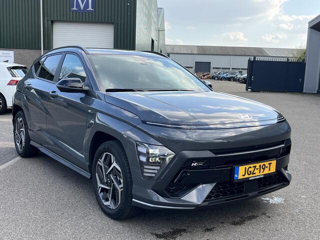 Hyundai Kona 1.6 GDI HEV N Line 1.518km! 12/2025! | ORIG. NL. NAP| ADAPTIEVE CRUISE CONTROL | SOH 100%! | BOSE AUDIO INSTALATIE | 360° CAMERA | 5 JAAR FABRIEKSGARANTIE| STOELVERWARMING + VENTILATIE|