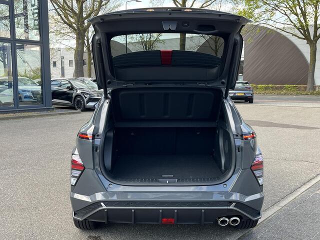 Hyundai Kona 1.6 GDI HEV N Line 1.518km! 12/2025! | ORIG. NL. NAP| ADAPTIEVE CRUISE CONTROL | SOH 100%! | BOSE AUDIO INSTALATIE | 360° CAMERA | 5 JAAR FABRIEKSGARANTIE| STOELVERWARMING + VENTILATIE|