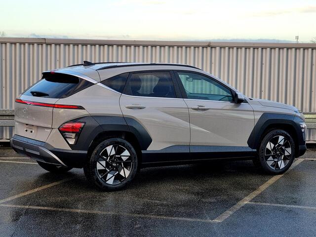 Hyundai Kona 1.6 GDI HEV Comfort Plus / ¤3500,- voordeel / Elektrische Achterklep / Stoel Verwarming V+A / Stuur Verwarming / Keyless / Adaptive Cruise / Navigatie / Apple Carplay & Android Auto /