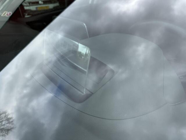 Hyundai Kona EV Fashion 64 kWh | SOH: 96,8% | Sky PANO Dak | HUD | Dodehoek Detectie | LED