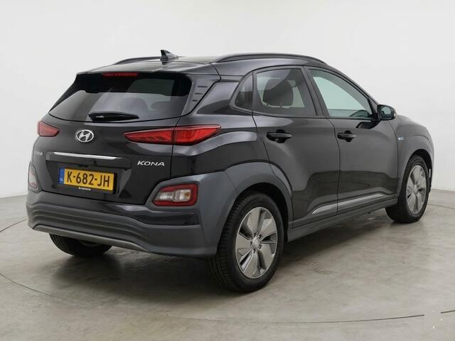 Hyundai Kona EV Fashion 64 kWh | Geen import | Camera | Head Up Display