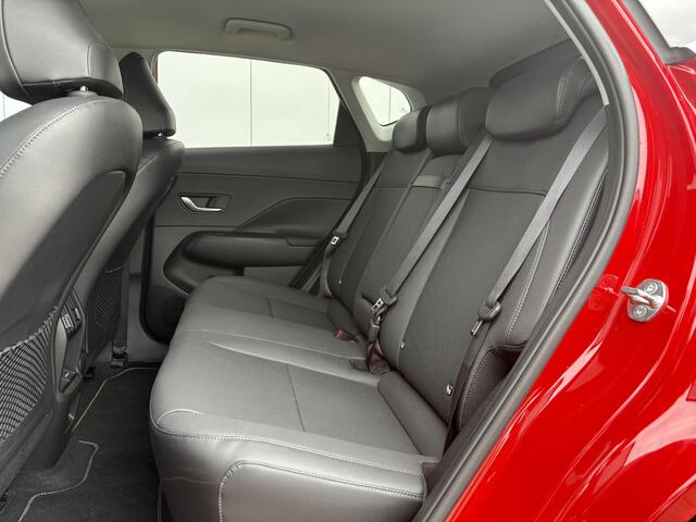 Hyundai Kona Electric Premium 65.4 kWh / Automaat / Stoel verwarming voor en achter / Apple Carplay/Android Auto / Stoelverkoeling voor/ Stuurverwarming /