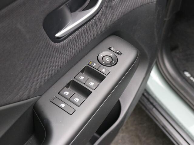 Hyundai Kona 1.6 GDI HEV Premium Sky / Panoramadak / Adaptieve Cruise Control / Elektrisch Verstelbare Voorstoelen / Memory Seats / 360 Camera / BOSE Geluid / Dashcam Voor+Achter / 1ste eigenaar /