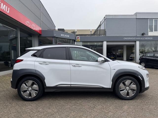 Hyundai Kona EV Fashion 64 kWh Carplay, Cruise, Camera, Parkeersensoren