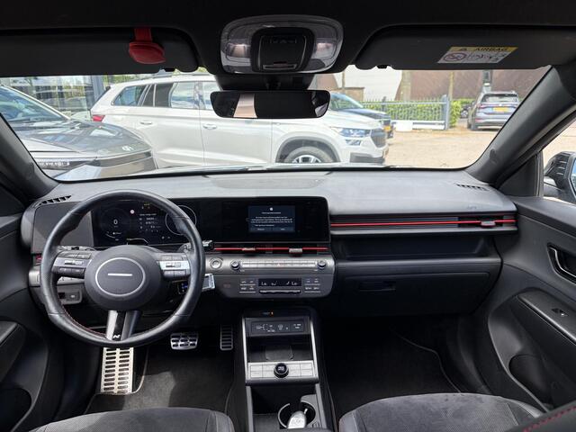 Hyundai Kona 1.6 GDI HEV N Line FULL OPTION| STOELVERWARMING + VENTILATIE| STUURVERWARMING| ELEK. STOEL| ELEK. ACHTERKLEP| ADAPTIVE CRUISE CONTROL| 360 CAMERA | ALL SEASON BANDEN |