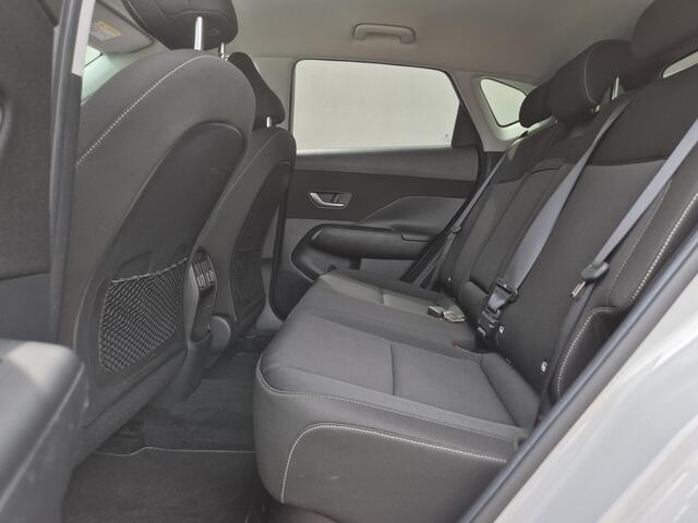 Hyundai Kona 1.6 GDI HEV Comfort Smart / Dealer onderhouden / Fabrieksgarantie tot 06-2029 / Trekgewicht 1300 kg / Stuur- & Stoelverwarming / Achteruitrijcamera / Elektrische achterklep / Adaptief cruise control / Keyless Entry/Start / Apple Carplay Android Auto / Cli