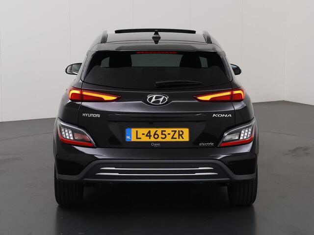 Hyundai Kona EV Premium Sky 64 kWh | Panoramadak | Lederen Bekleding | Stoelventilatie | Krell | Stoel/Stuurwielverwarming |