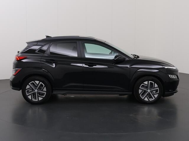 Hyundai Kona EV Premium Sky 64 kWh | Panoramadak | Lederen Bekleding | Stoelventilatie | Krell | Stoel/Stuurwielverwarming |