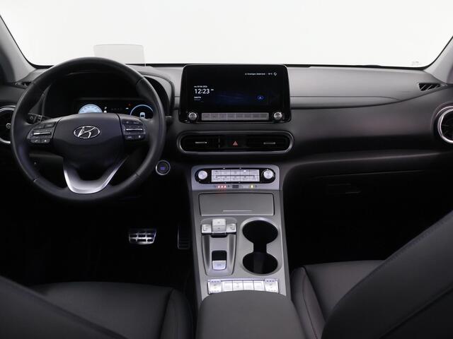 Hyundai Kona EV Premium Sky 64 kWh | Panoramadak | Lederen Bekleding | Stoelventilatie | Krell | Stoel/Stuurwielverwarming |