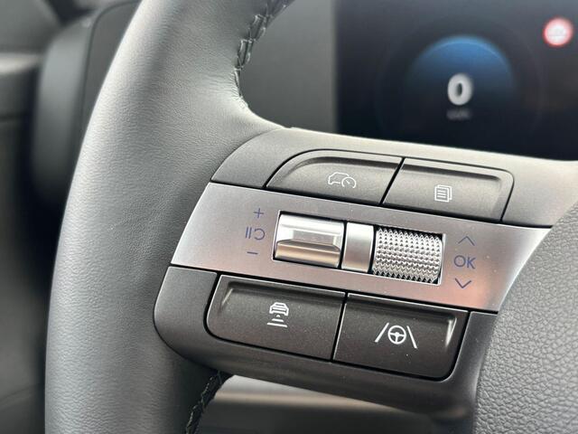 Hyundai Kona Electric Pure Edition 64.8 kWh / ¤500,- Voordeel / Uit Voorraad Leverbaar / Stoel- & Stuurverwarming / Achteruitrijcamera / Parkeersensoren Voor + Achter / Dynamische Navigatie / Climate Control / Adaptive Cruise Control /