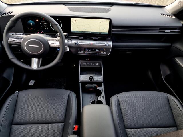 Hyundai Kona 1.6 GDI HEV Premium / ¤4500,- Voordeel / Uit Voorraad Leverbaar / Navigatie / 18" LMV / Adaptieve Cruise Control / Parkeersensoren voor en achter / Stoelverkoeling / Stuurverwarming /