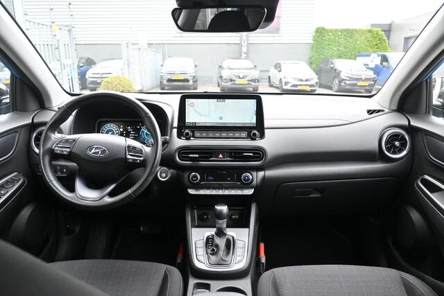 Hyundai Kona 1.6 GDI HEV Fashion | AUTOMAAT | TREKHAAK | HEAD-UP DISPLAY | CAMERA | NAVI | CRUISE CONTROL | CLIMATE CONTROL | APPLECARPLAY/ANDROIDAUTO | PDC | LMV