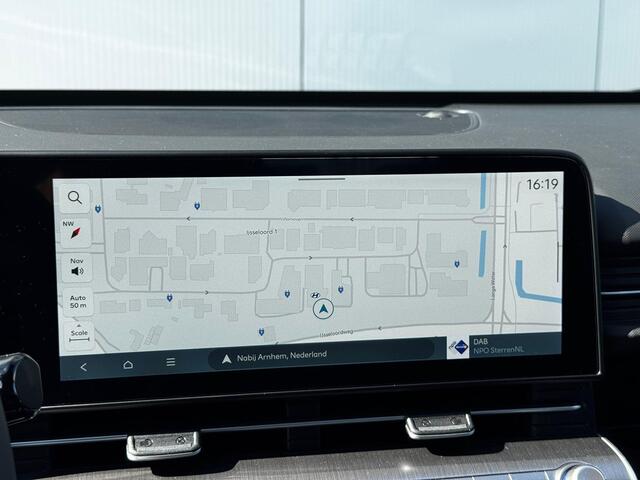 Hyundai Kona Comfort 64.8 kWh / ¤ 4.000,- voordeel op nieuwprijs / Rijklaarprijs / Direct Leverbaar / Navigatie / 5 Jaar Fabrieks garantie /