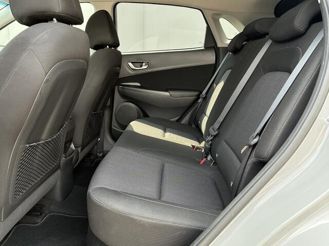 Hyundai Kona 1.6 GDI HEV Fashion / Fabrieksgarantie t/m 03-2027 / Volledig Onderhouden / Navigatie / Apple Carplay/Android Auto / Achteruitrijcamera / KRELL Audio /