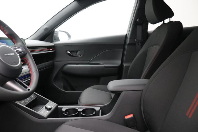 Hyundai Kona Electric N Line Business 64.8 kWh / Navigatie / Cruise Control Adaptief / Airco Automatisch / 18" LMV / Warmtepomp / 3-Fase /
