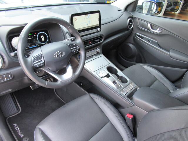 Hyundai Kona EV Premium 64 kWh 3 fase | Warmtepomp | DEC -2022 1e eigen | dealer onderh | full option!