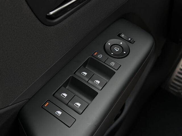 Hyundai Kona N Line Business 64.8 kWh / Uit Voorraad Leverbaar / Snel Rijden / Navigatie / Cruise Control Adaptief / Blind Spot Warning /