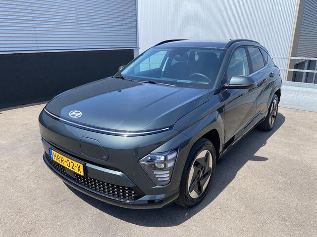 Hyundai Kona Electric Comfort Smart 65.4 kWh Stuurverwarming, stoelverwarming, navigatie, Head-up display, Elektr. achterklep, Apple CarPlay/Android Auto