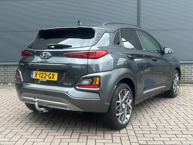 Hyundai Kona 1.6 GDI HEV Premium / Trekhaak / 1300 kg Trekgewicht / Stoel & Stuurverwarming / Navigatiesysteem / Apple carplay & Android auto / Achteruitrijcamera / Voor & achter sensoren /