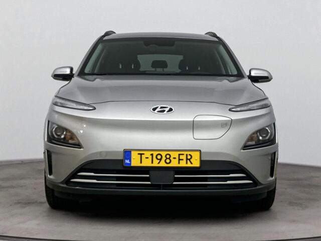 Hyundai Kona EV Fashion 64 kWh | SOH 96.4% | Achteruitrij camera | Navigatie | Parkeersensoren | Head up display |