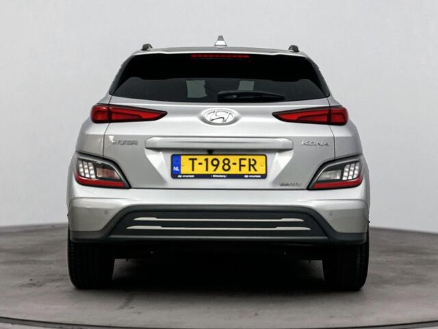 Hyundai Kona EV Fashion 64 kWh | SOH 96.4% | Achteruitrij camera | Navigatie | Parkeersensoren | Head up display |