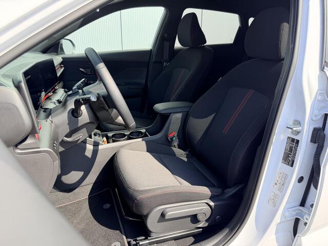 Hyundai Kona Electric N Line Business 64.8 kWh / Warmtepomp / BOSE Audio / V2L Interieur / Achteruitrijcamera / Parkeersensoren Voor + Achter / Stoel- & Stuurverwarming / Dodehoekdetectie /