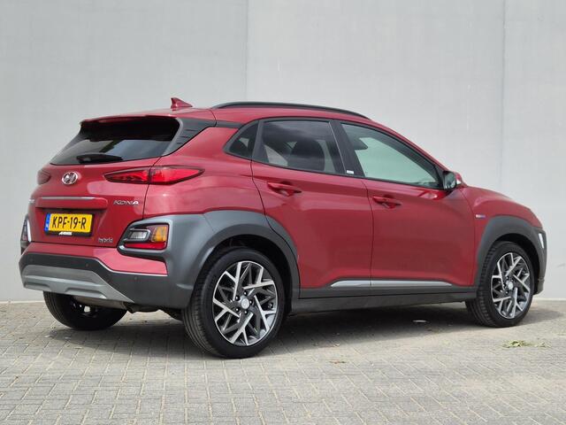 Hyundai Kona 1.6 GDI HEV Premium / Dealer onderhouden / Head Up Display / Adaptief cruise control / Achteruitrijcamera / Trekgewicht 1300 kg / Stuur- & Stoelverwarming / Stoelventilatie / Keyless Entry/Start / Krell audio systeem / Draadloze telefoon lader /
