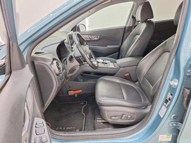 Hyundai Kona EV Limited 64 kWh Stuur + stoel verwarming en koeling | Elektrische stoelen |Led verlichting | Lichtmetalen velgen, Metaallak | Navigatiesysteem | Parkeersensoren