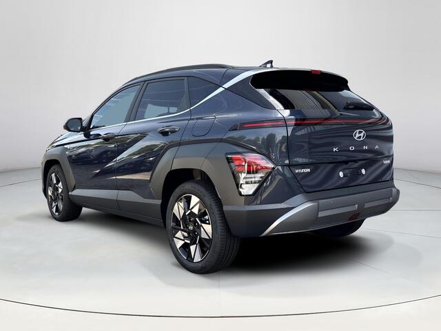 Hyundai Kona 1.6 GDI HEV Comfort Plus | WK Deal | Uit voorraad leverbaar! | Dodehoekdetectie | Elektrische achterklep | Stoel en stuurverwarming | Achterbank verwarming | AppleCarplay en Android Auto | Keyless entry en start