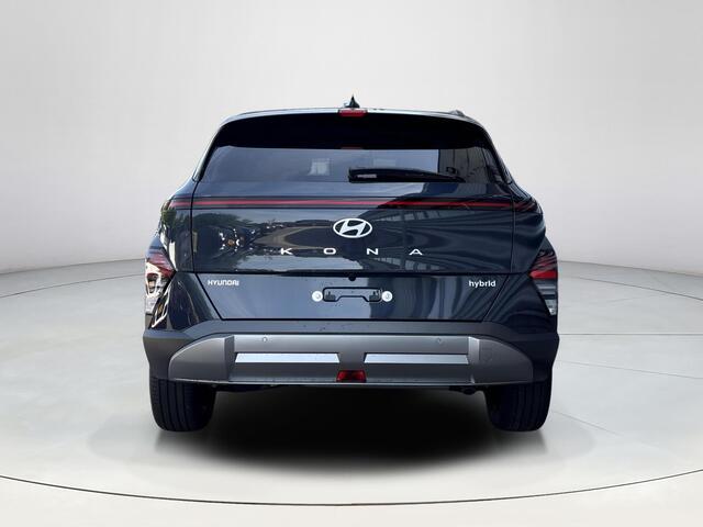 Hyundai Kona 1.6 GDI HEV Comfort Plus | WK Deal | Uit voorraad leverbaar! | Dodehoekdetectie | Elektrische achterklep | Stoel en stuurverwarming | Achterbank verwarming | AppleCarplay en Android Auto | Keyless entry en start