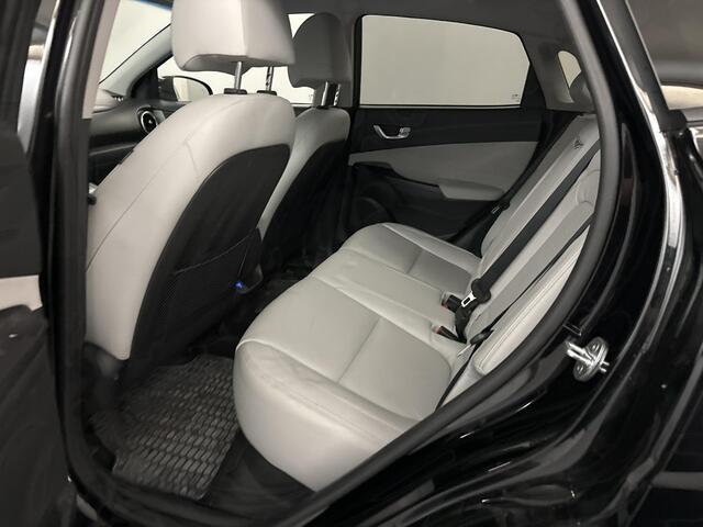 Hyundai Kona EV Limited 64 kWh | 49350 KM | Virtual Cockpit | Navigatiesysteem | Stoelverwarming | WORDT VERWACHT!