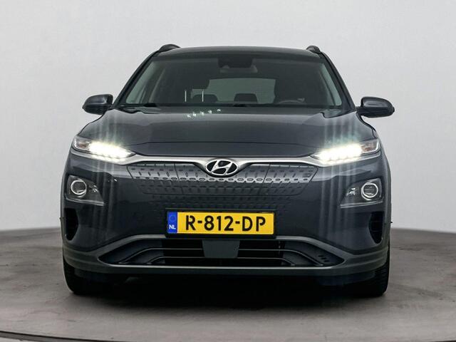 Hyundai Kona EV COMFORT SMART 64 kWh | SOH 95.1% | NAVIGATIE | HUD | STOEL/STUURVERWARMING | ACHTERUITRIJ CAMERA |