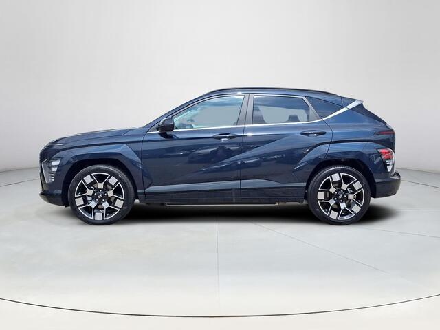 Hyundai Kona Electric Premium 64.8 kWh | WK Deal | Uit voorraad leverbaar! | Apple Carplay/Android Auto | 360 graden camera | Lichtmetalen velgen | Stoelverwarming/verkoeling | Elektrische achterklep |