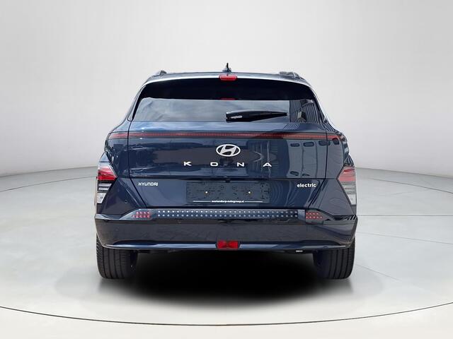 Hyundai Kona Electric Premium 64.8 kWh | WK Deal | Uit voorraad leverbaar! | Apple Carplay/Android Auto | 360 graden camera | Lichtmetalen velgen | Stoelverwarming/verkoeling | Elektrische achterklep |