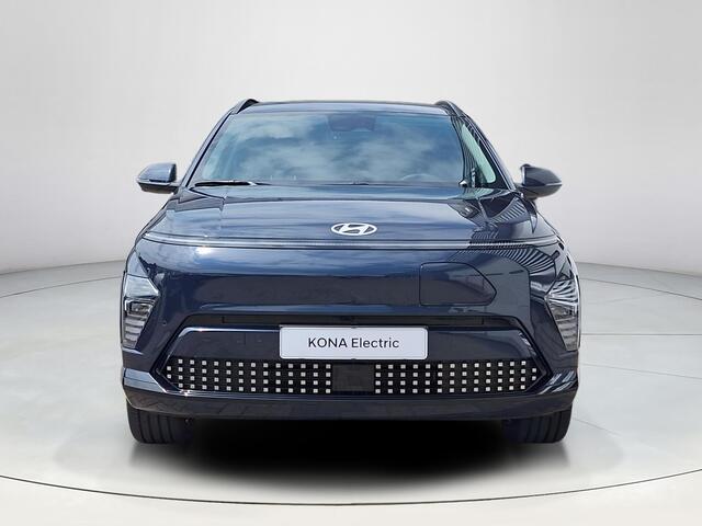 Hyundai Kona Electric Premium 64.8 kWh | WK Deal | Uit voorraad leverbaar! | Apple Carplay/Android Auto | 360 graden camera | Lichtmetalen velgen | Stoelverwarming/verkoeling | Elektrische achterklep |