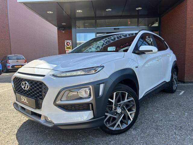 Hyundai Kona 1.6 GDI HEV Premium // FULL LED // NAVI + CARPLAY // ELEK. STOELEN // KEYLESS // ADAPTIVE CRUISE // STOEL VERWARMING + VERKOELING // TREKHAAK!!