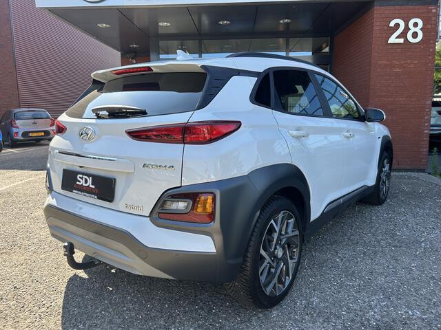Hyundai Kona 1.6 GDI HEV Premium // FULL LED // NAVI + CARPLAY // ELEK. STOELEN // KEYLESS // ADAPTIVE CRUISE // STOEL VERWARMING + VERKOELING // TREKHAAK!!
