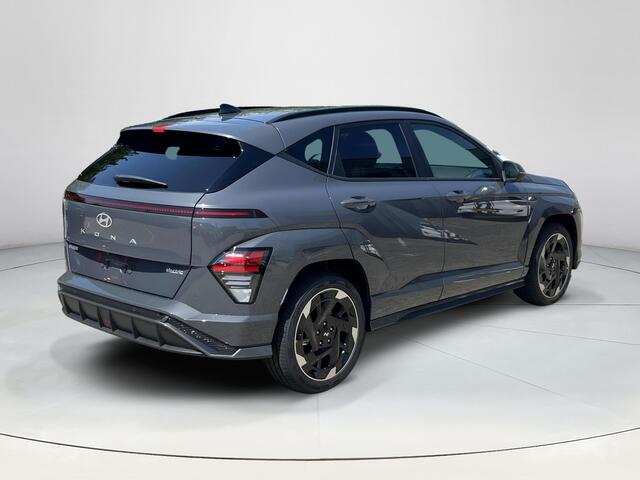Hyundai Kona Electric N Line 64.8 kWh | Apple Carplay / Android Auto | 360 graden camera | Stoel Verwarming / Koeling | Stuur Verwarming | Schuif / Kanteldak | LED-Verlichting | Elektrische Kofferbak |