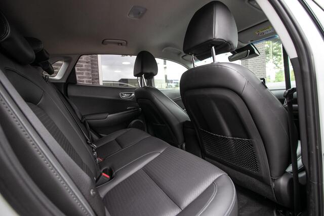 Hyundai Kona EV Premium 64 kWh | Fase 3 | Stoelventilatie | Achterbankverw. | Adpt. cruise