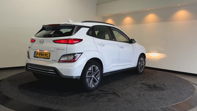 Hyundai Kona EV Comfort 39 kWh SOH 95,2% | Verwarmde stoelen | Digitaal dashboard | Warmtepomp | Navigatie